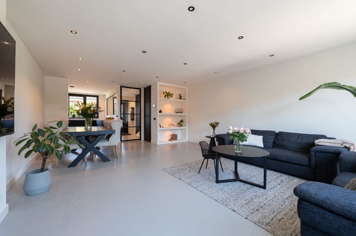 Hoekwoning te koop: Oosthoekweide 28, Hellevoetsluis