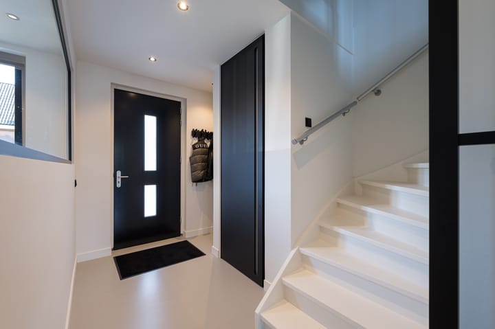 Hoekwoning te koop: Oosthoekweide 28, Hellevoetsluis