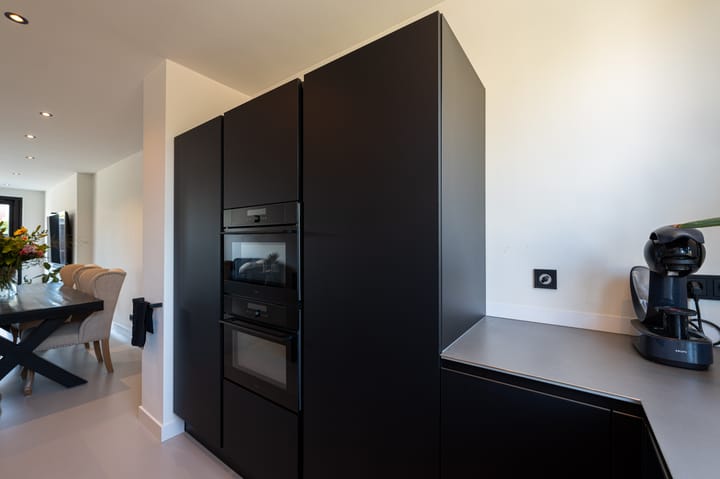 Hoekwoning te koop: Oosthoekweide 28, Hellevoetsluis