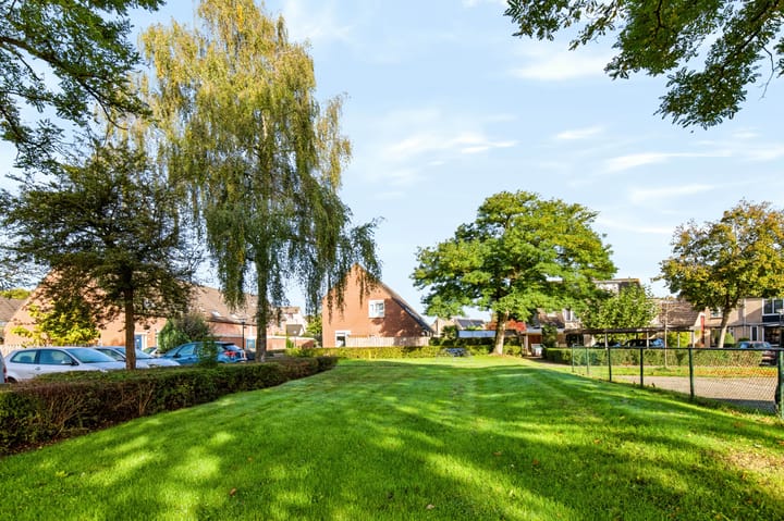 Hoekwoning te koop: Krijgsmansveld 105, Apeldoorn