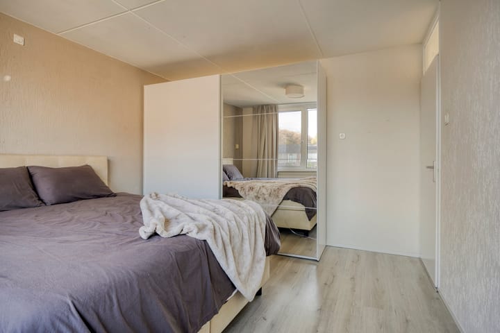 Hoekwoning te koop: Continentenlaan 93, Veendam