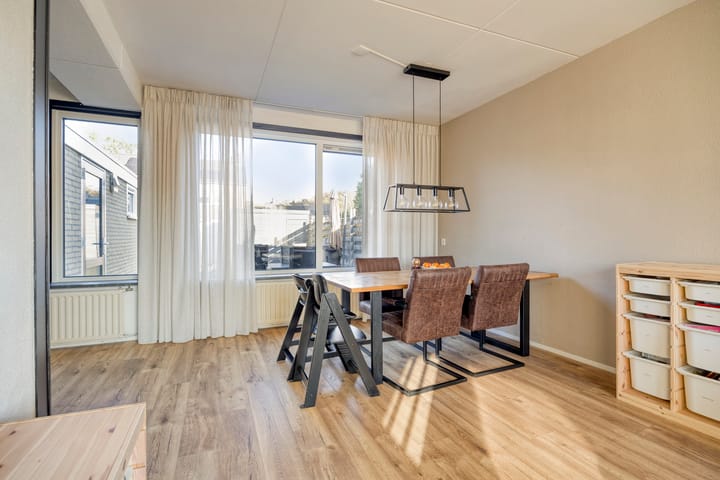 Hoekwoning te koop: Continentenlaan 93, Veendam