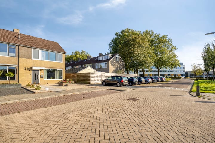 Hoekwoning te koop: Continentenlaan 93, Veendam