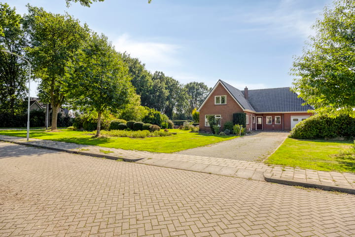 Vrijstaande woning te koop: De Metten 14, Klazienaveen