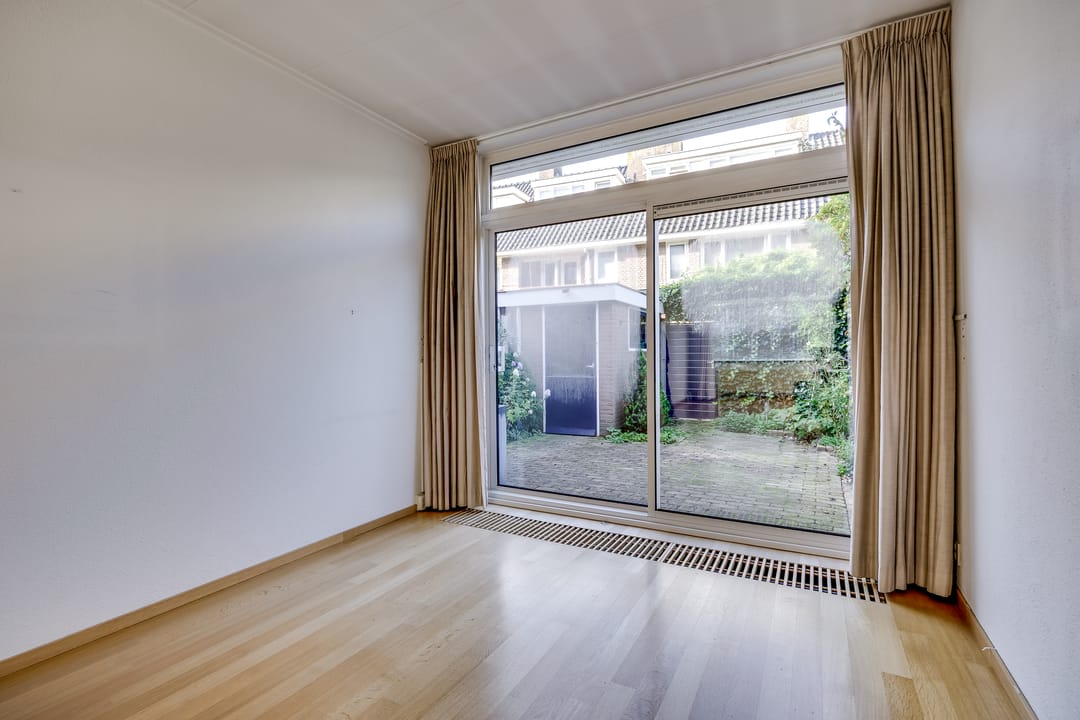 Photo 8 of Von Weberstraat 8
