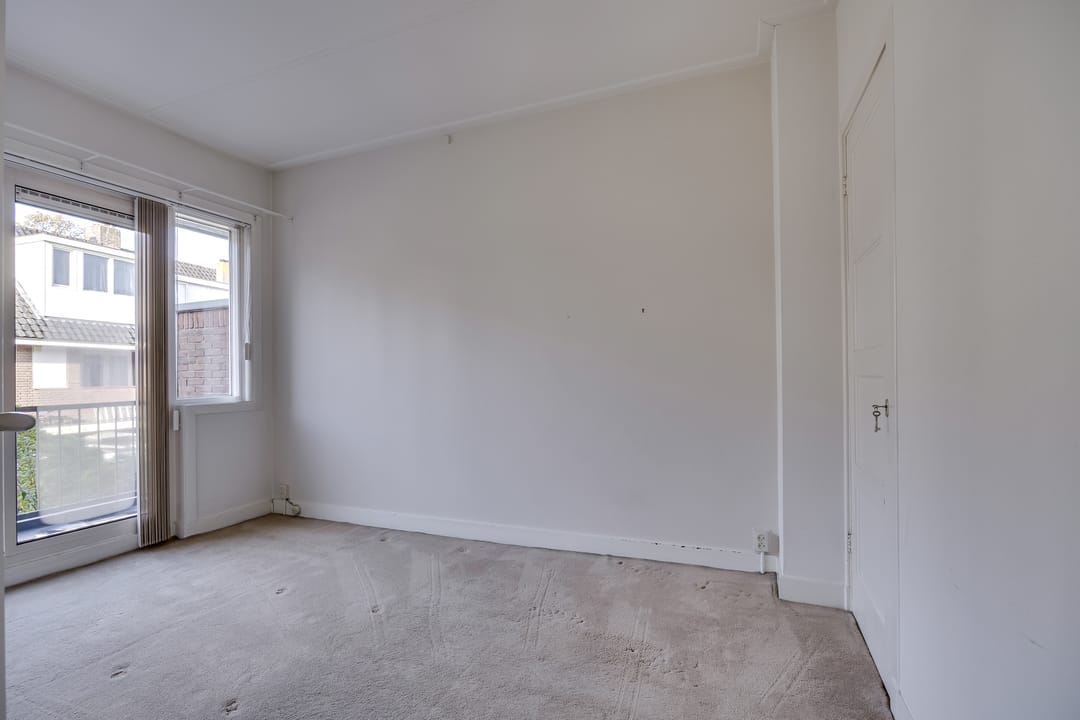 Photo 16 of Von Weberstraat 8