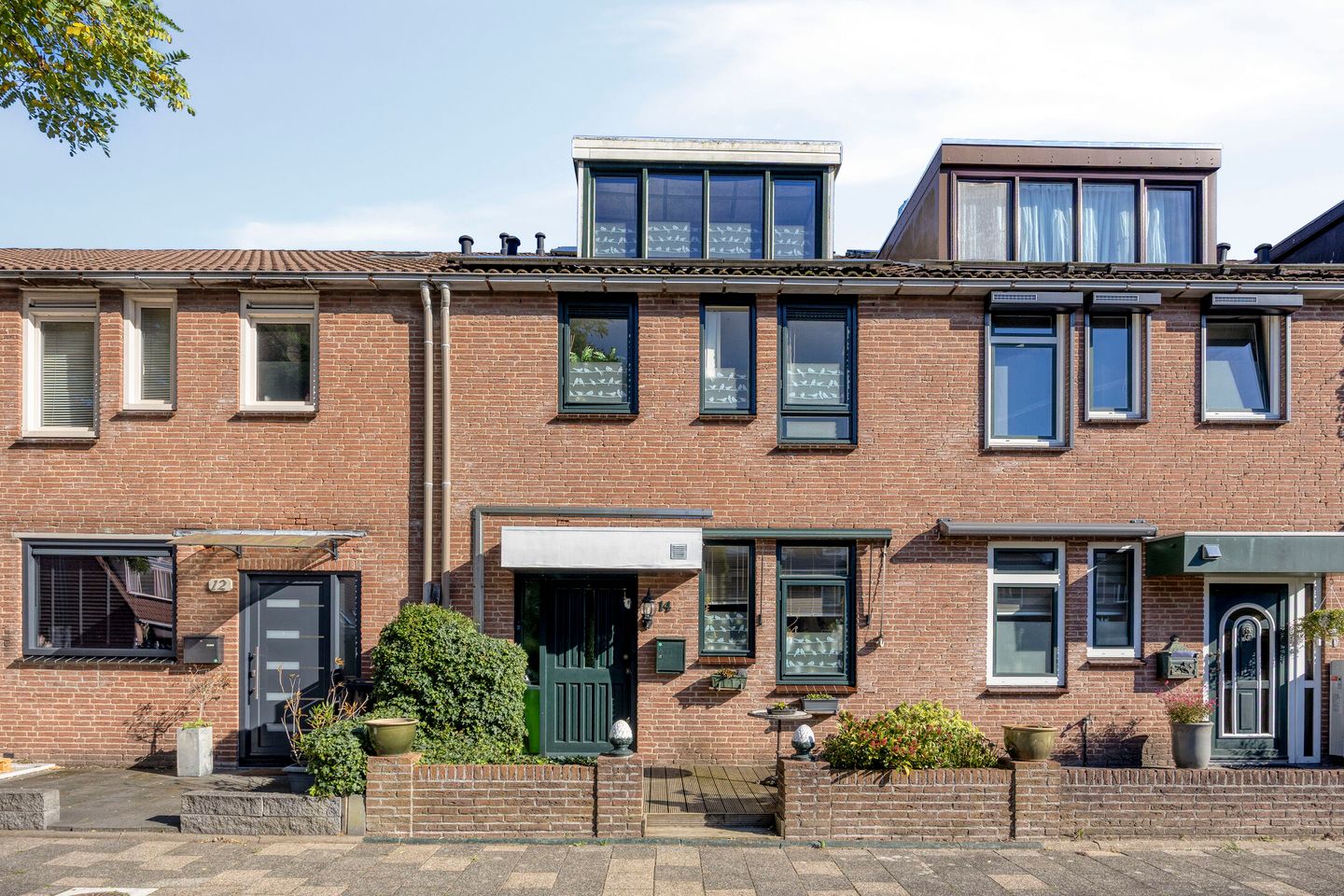 Foto 1 van Adriaan Roland Holststraat 14