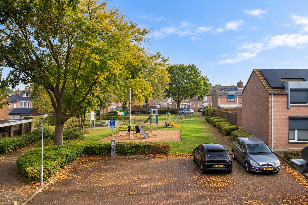 Photo 28 of Burgemeester Van Laarstraat 36