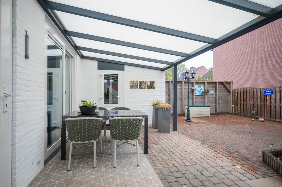 Photo 22 of Burgemeester Van Laarstraat 36