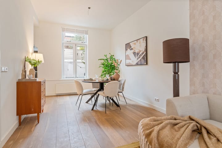 Foto 4 van Riouwstraat 12