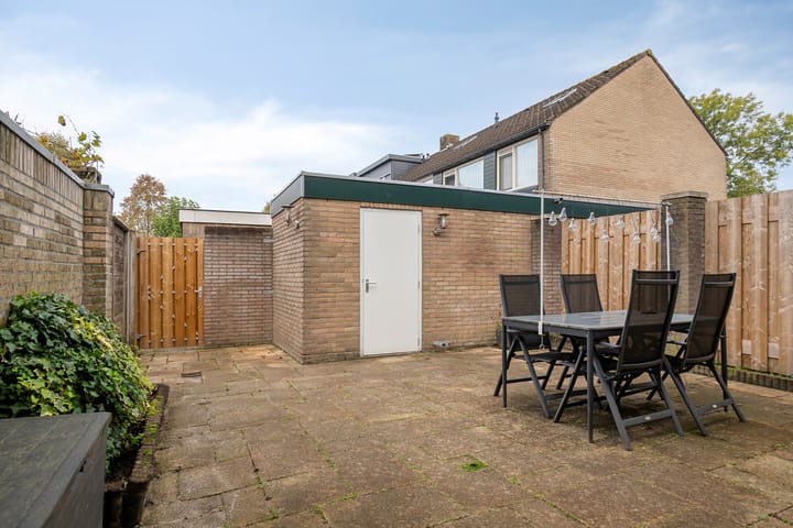 Tussenwoning te koop: van Goghlaan 7, Scherpenzeel (Ge)