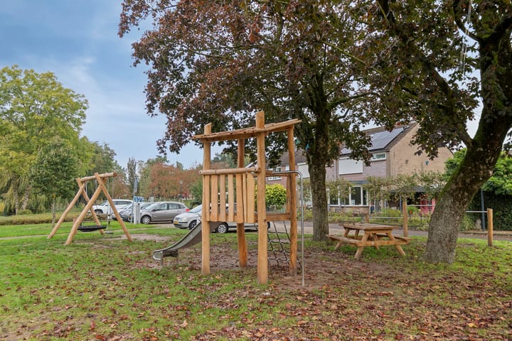 Tussenwoning te koop: van Goghlaan 7, Scherpenzeel (Ge)