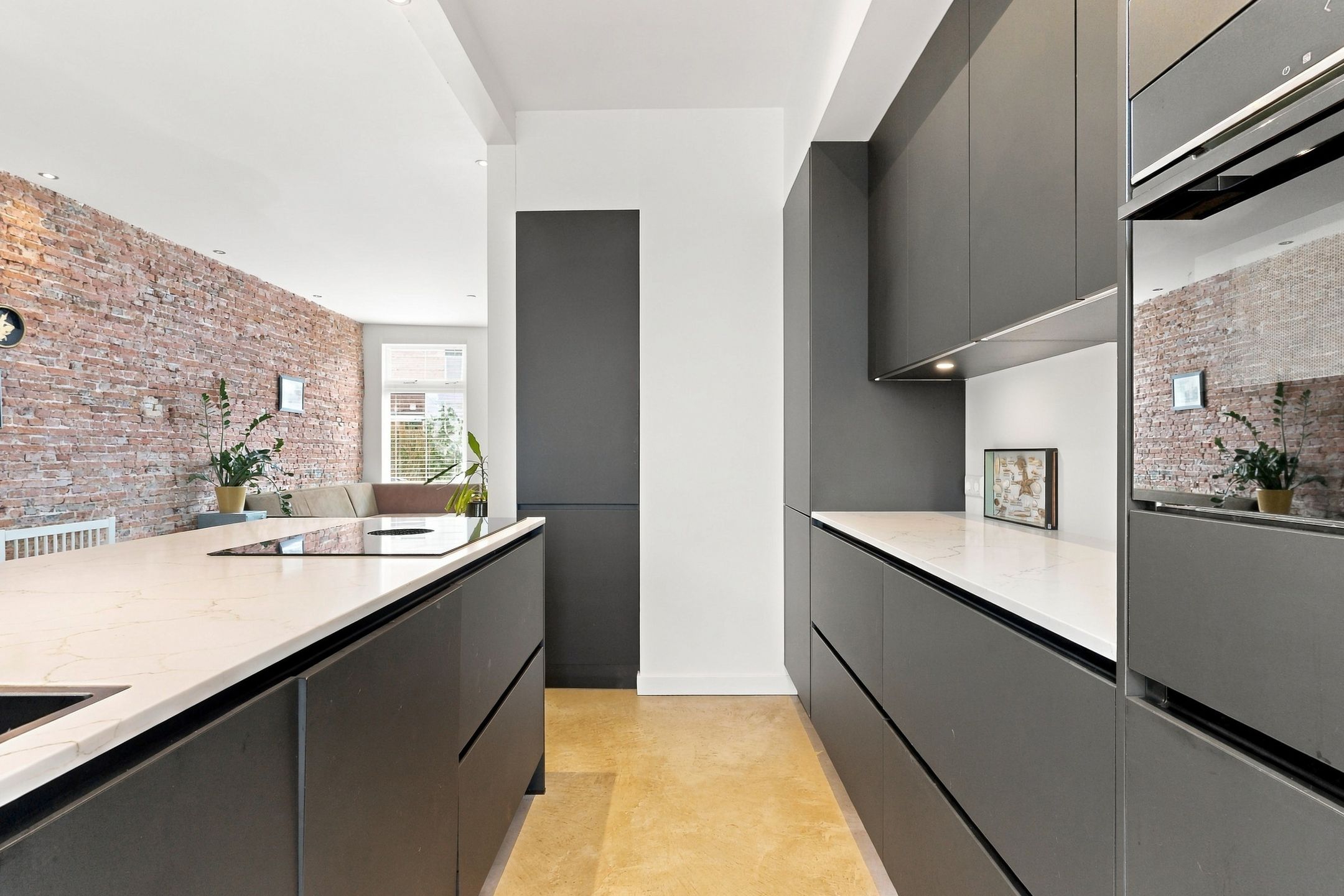 Photo 15 of Esschilderstraat 22