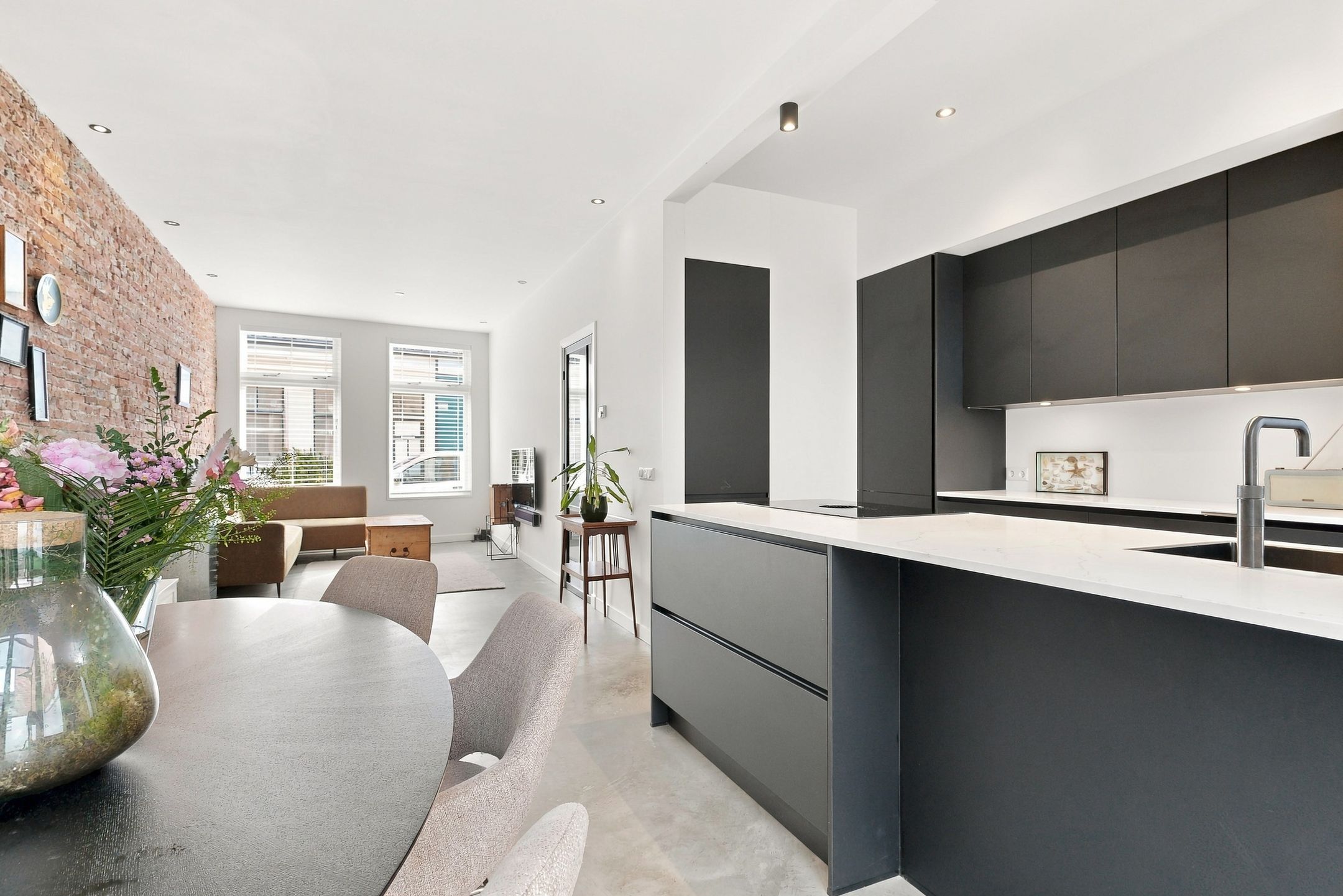 Photo 9 of Esschilderstraat 22