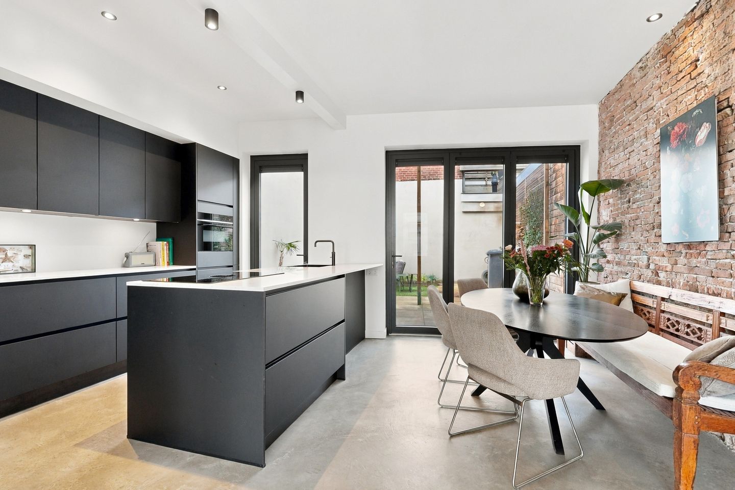 Photo 5 of Esschilderstraat 22