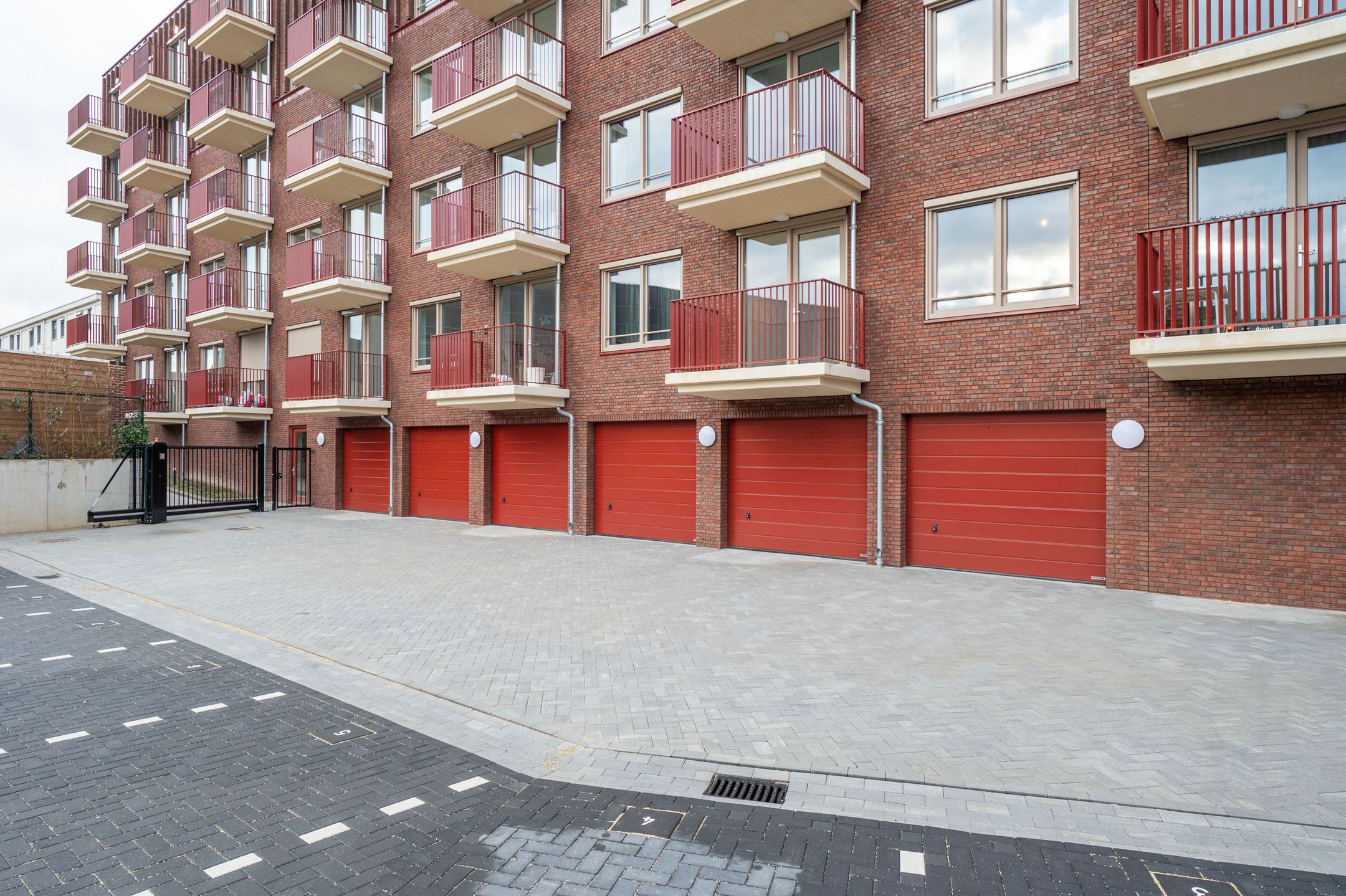 Photo 18 of Kolonel Millerstraat 60