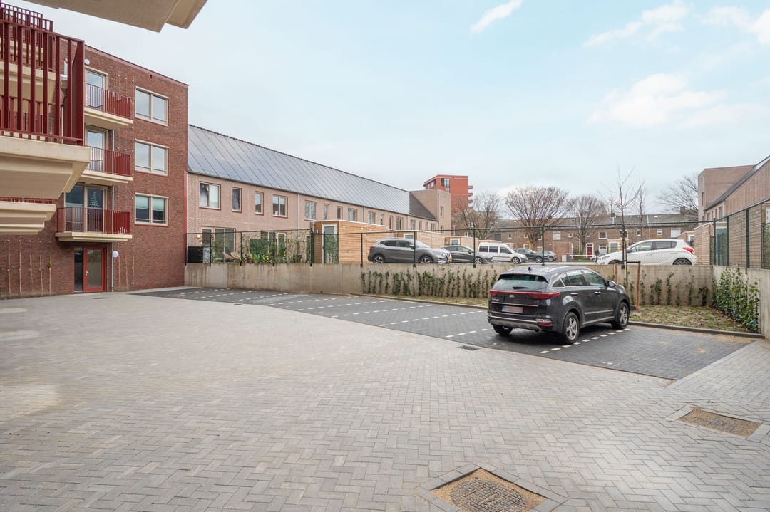 Photo 17 of Kolonel Millerstraat 60