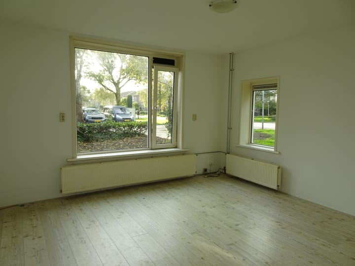 Photo 2 of Plantsoenstraat 1