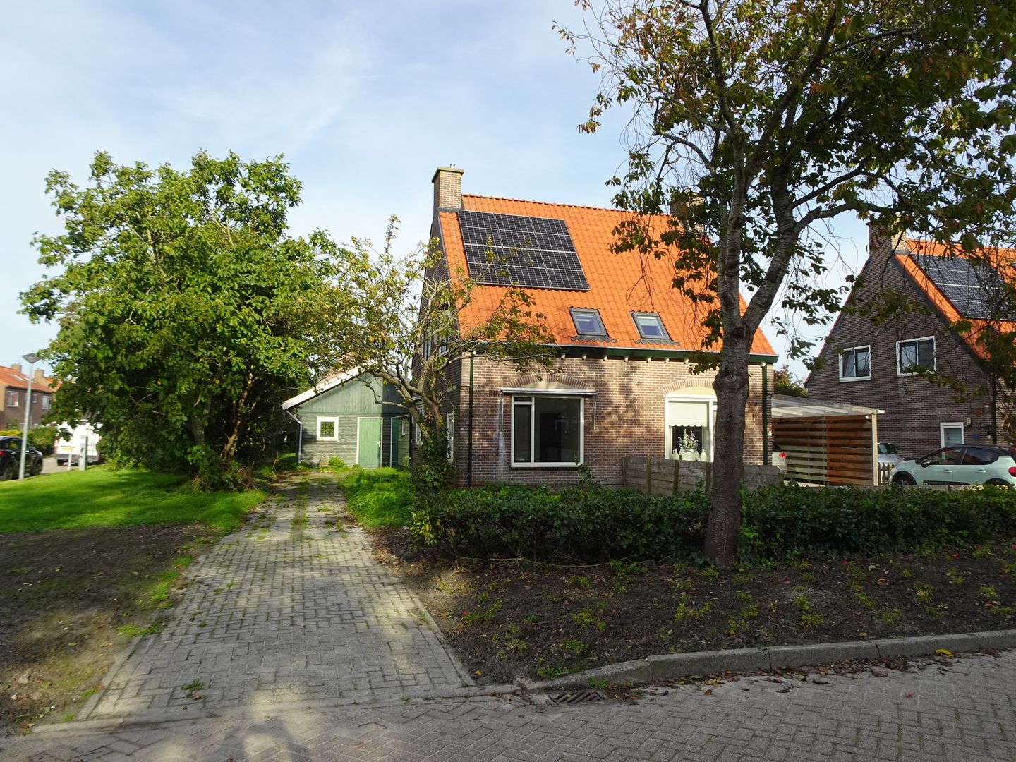 Photo 1 of Plantsoenstraat 1