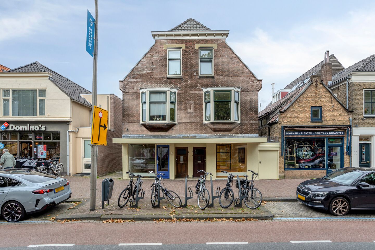 View photo 1 of Oostlaan 6-a