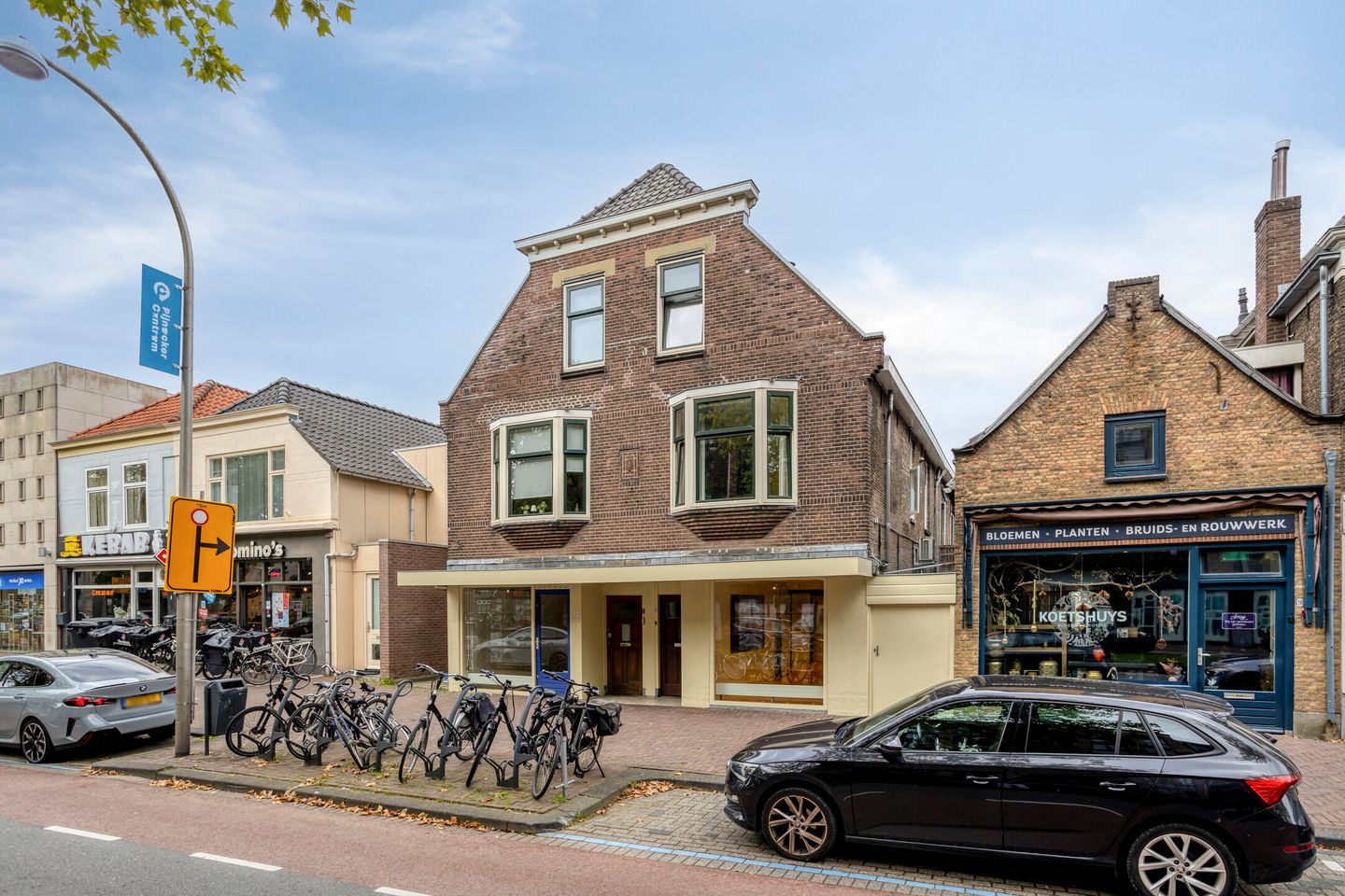 View photo 2 of Oostlaan 6-a