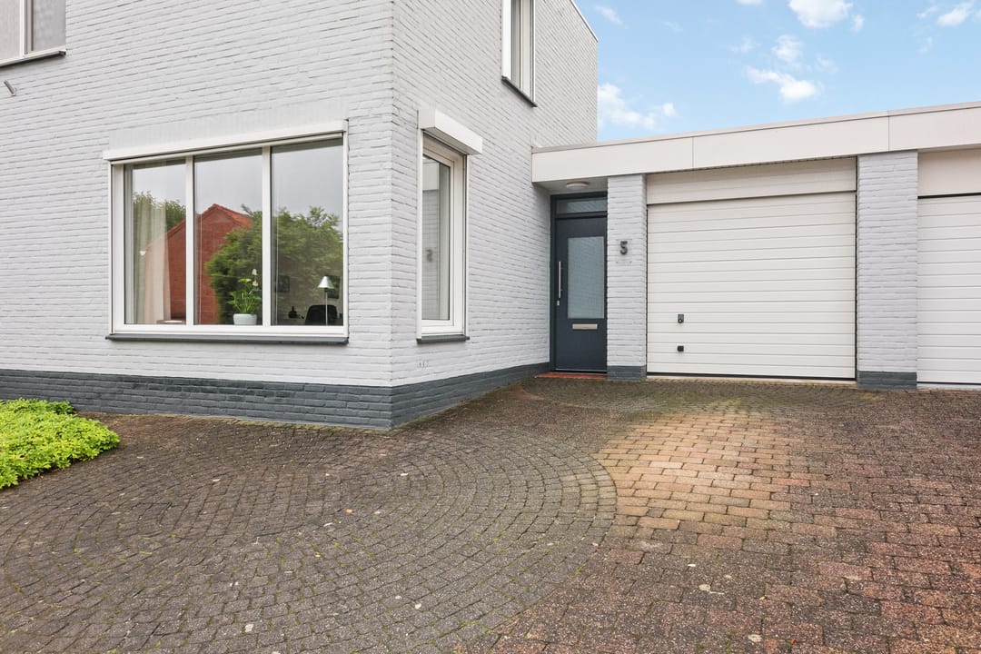 Photo 2 of Renierstraat 5