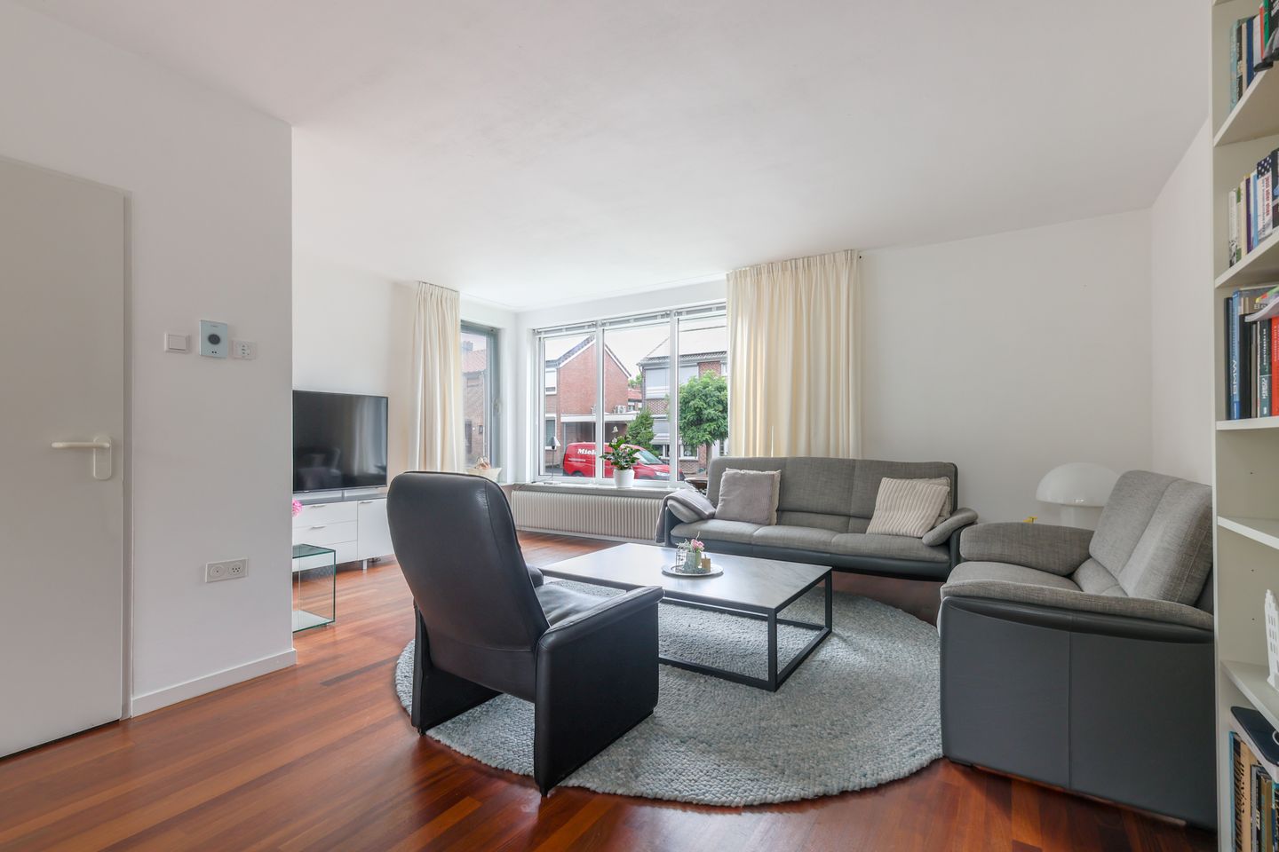 Photo 4 of Renierstraat 5