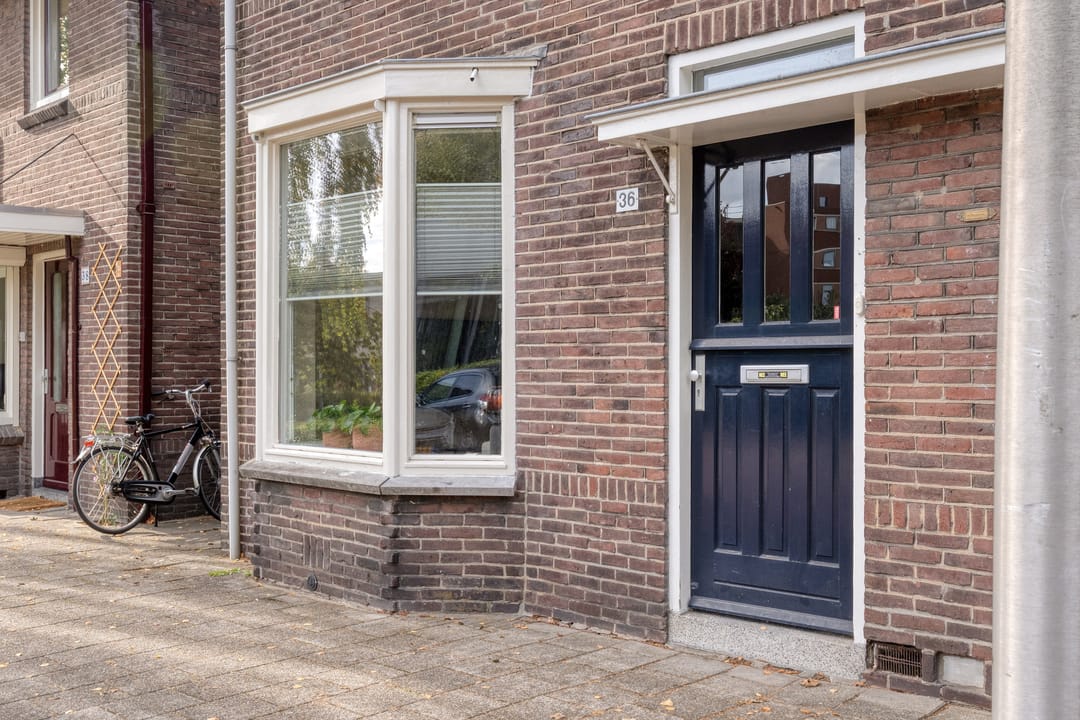 Photo 8 of Wethouder Elhorststraat 36