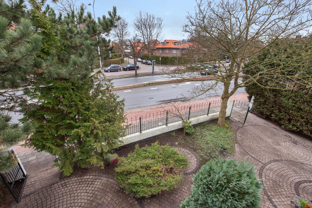 Photo 37 of Oosteinde 235