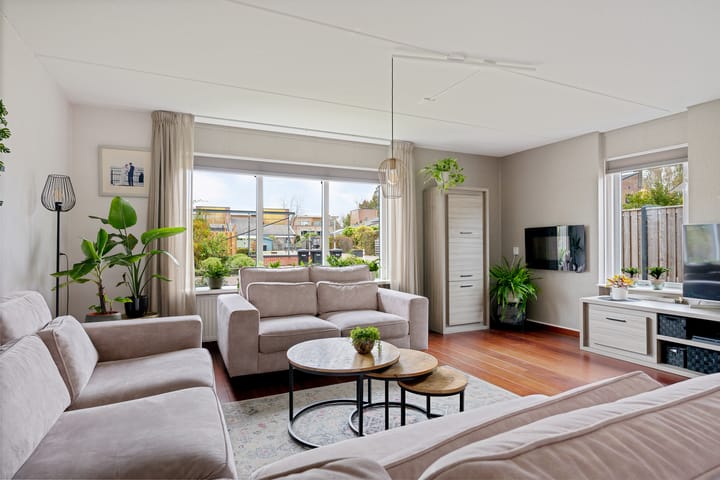 Hoekwoning te koop: Dotterbloem 1, Marknesse