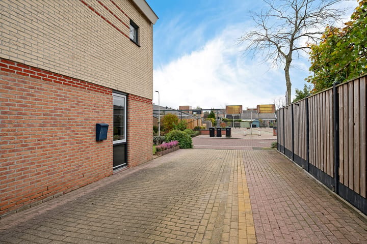 Hoekwoning te koop: Dotterbloem 1, Marknesse