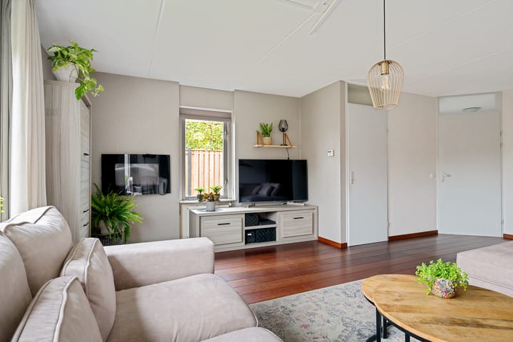 Hoekwoning te koop: Dotterbloem 1, Marknesse