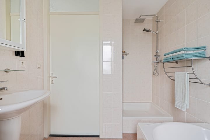 Hoekwoning te koop: Dotterbloem 1, Marknesse