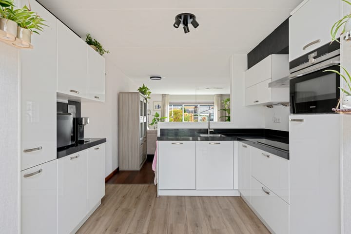Hoekwoning te koop: Dotterbloem 1, Marknesse