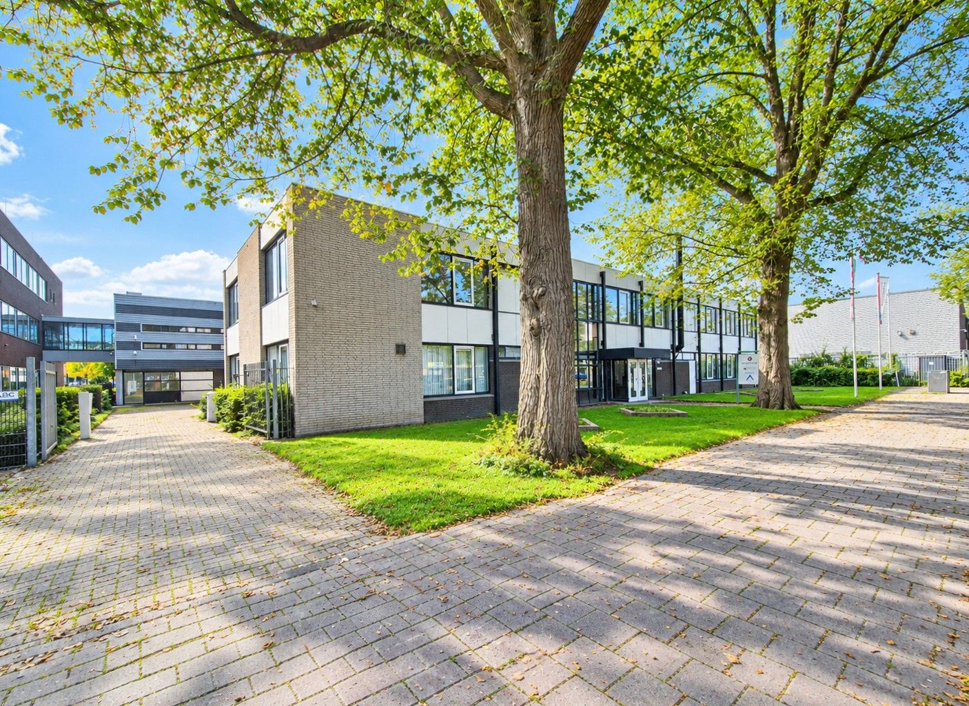 Bekijk foto 1 van IJzerwerf 17