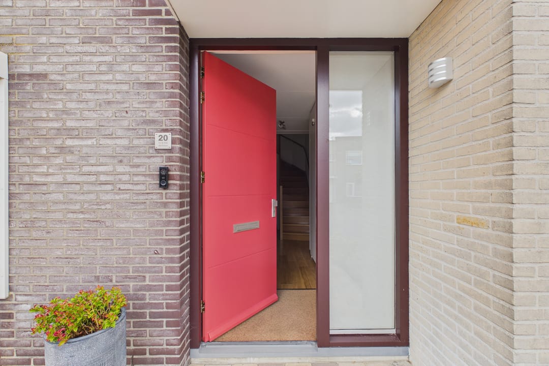 Photo 7 of Roerdomp 20