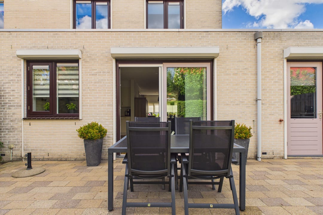 Photo 38 of Roerdomp 20