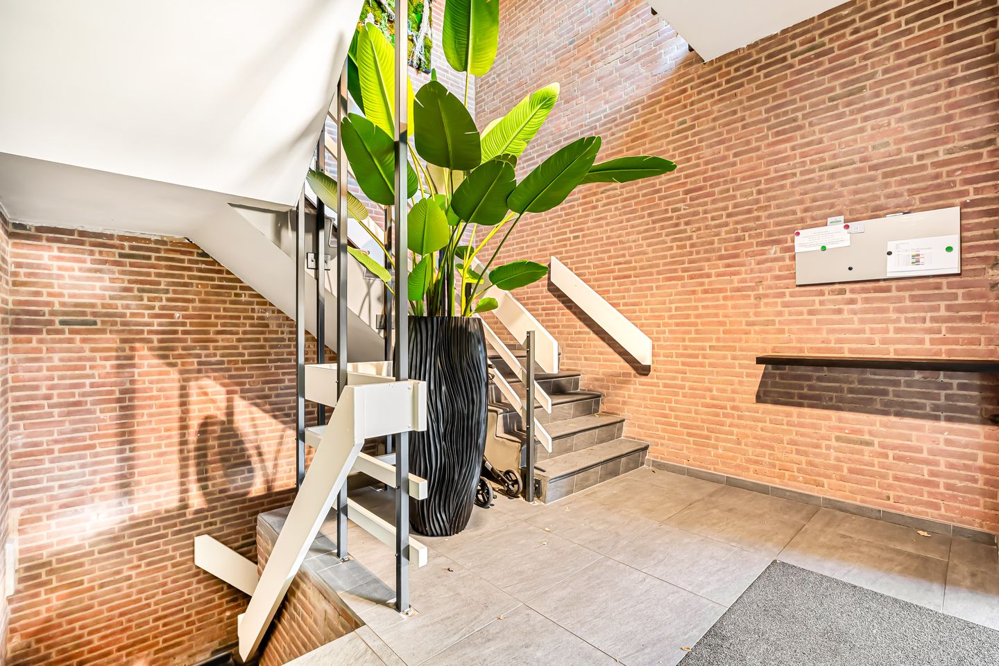 Photo 10 of Raadhuisstraat 57-D