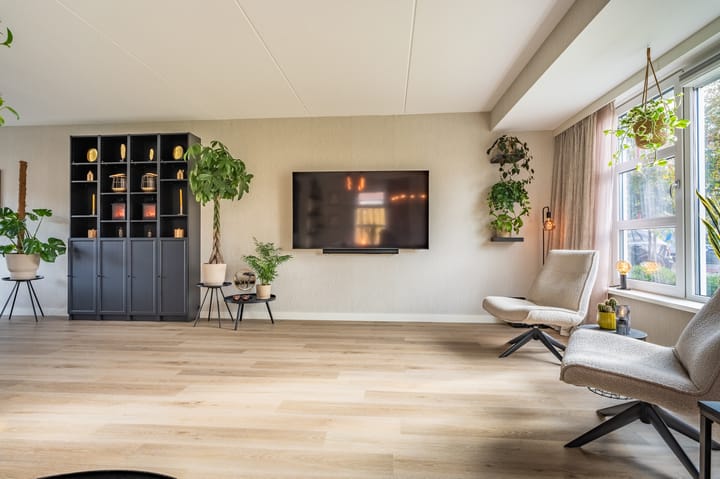 Twee-onder-één-kap te koop: Nassaustraat 89, Winschoten