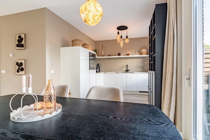 Twee-onder-één-kap te koop: Nassaustraat 89, Winschoten