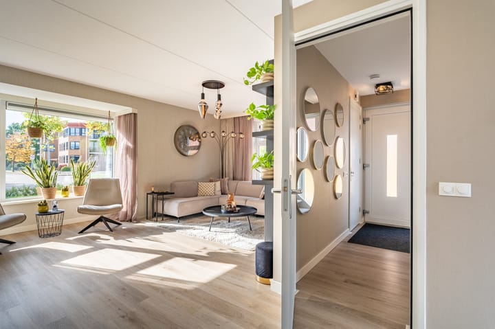 Twee-onder-één-kap te koop: Nassaustraat 89, Winschoten