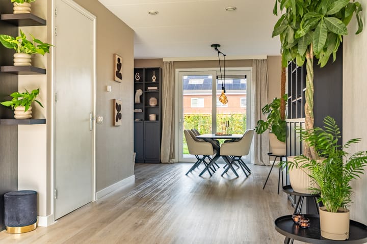 Twee-onder-één-kap te koop: Nassaustraat 89, Winschoten