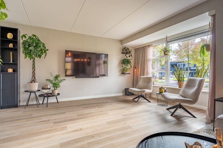 Twee-onder-één-kap te koop: Nassaustraat 89, Winschoten