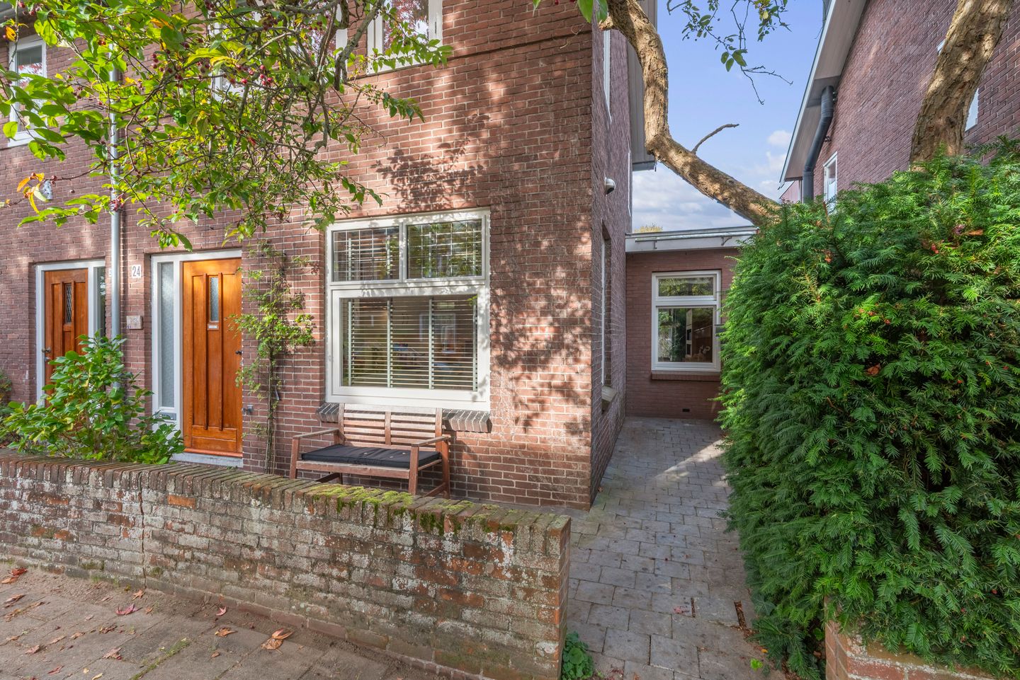 Photo 34 of Van Raephorststraat 24