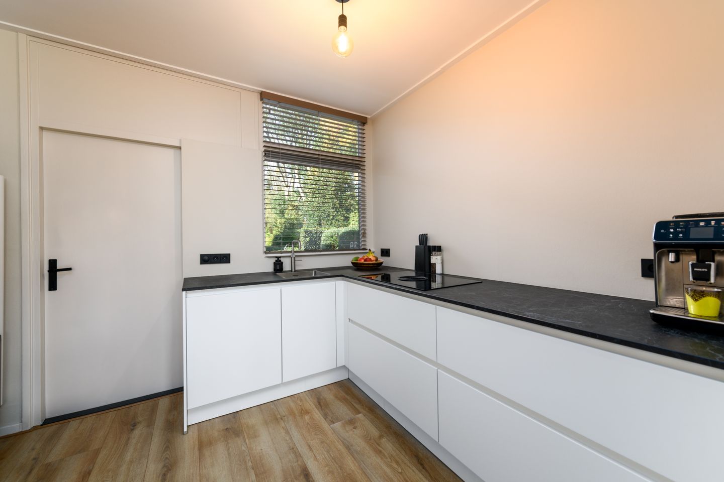 Photo 10 of Wulpstraat 39