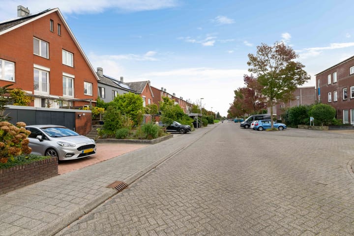 Tussenwoning te koop: De Waard 133, Groningen