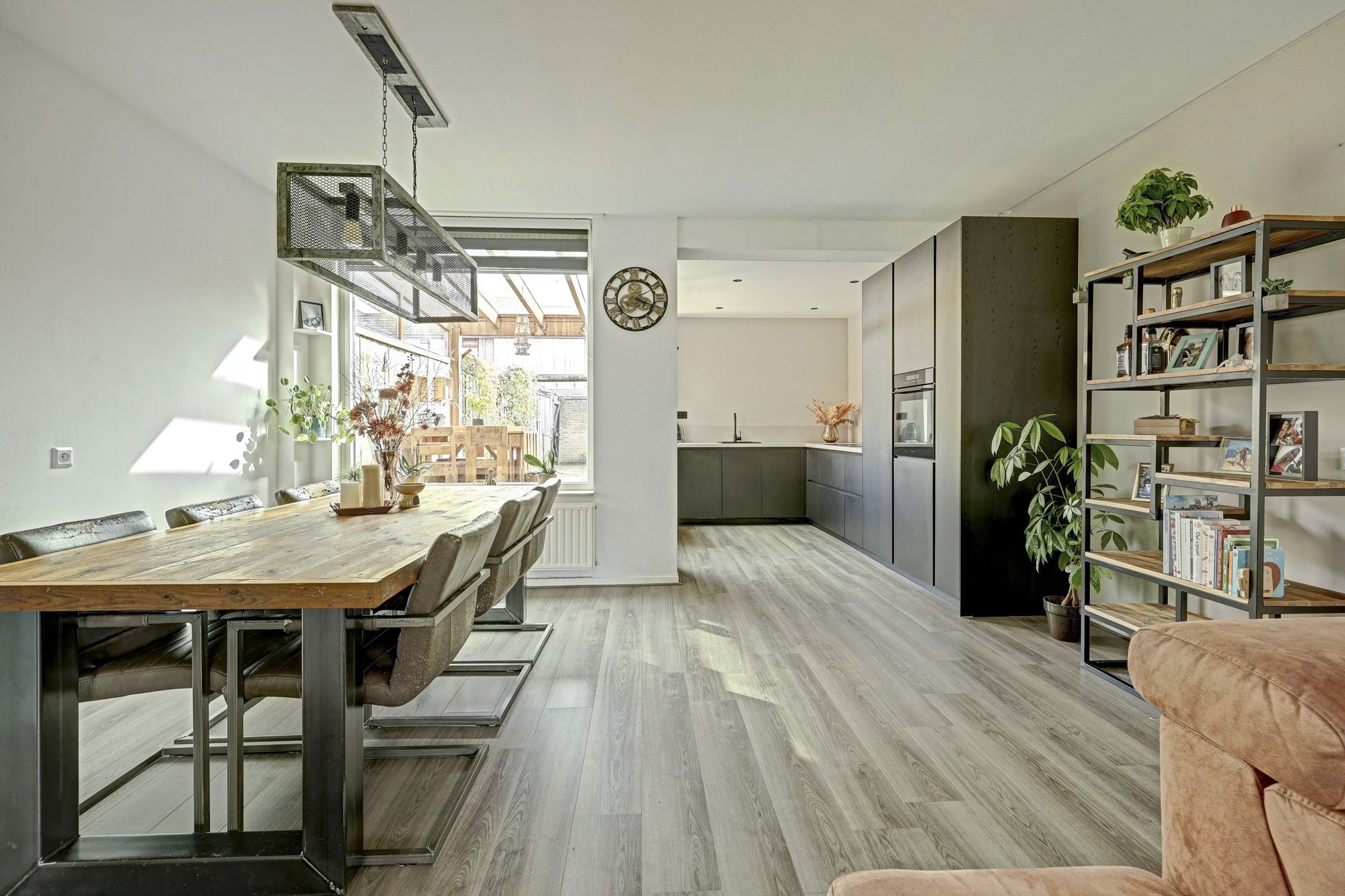 Photo 15 of Demerstraat 17