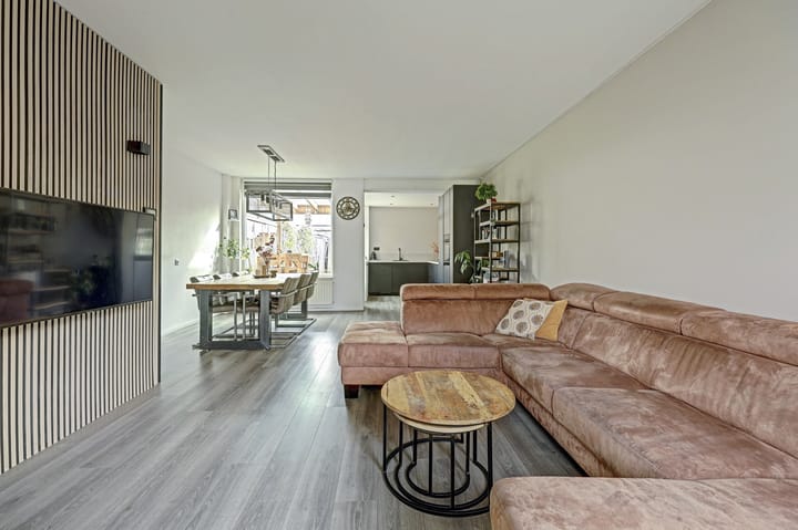 Photo 2 of Demerstraat 17