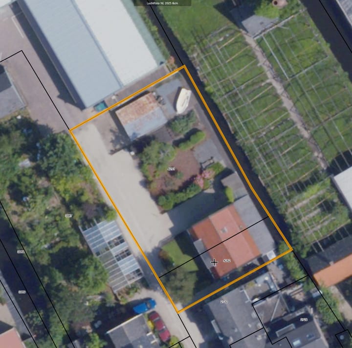 Twee-onder-één-kap te koop: Uiterweg 350-352, Aalsmeer
