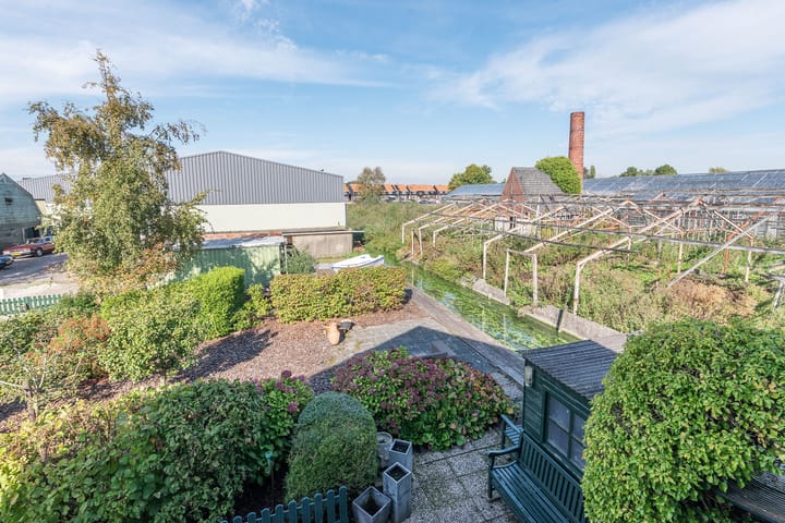 Twee-onder-één-kap te koop: Uiterweg 350-352, Aalsmeer
